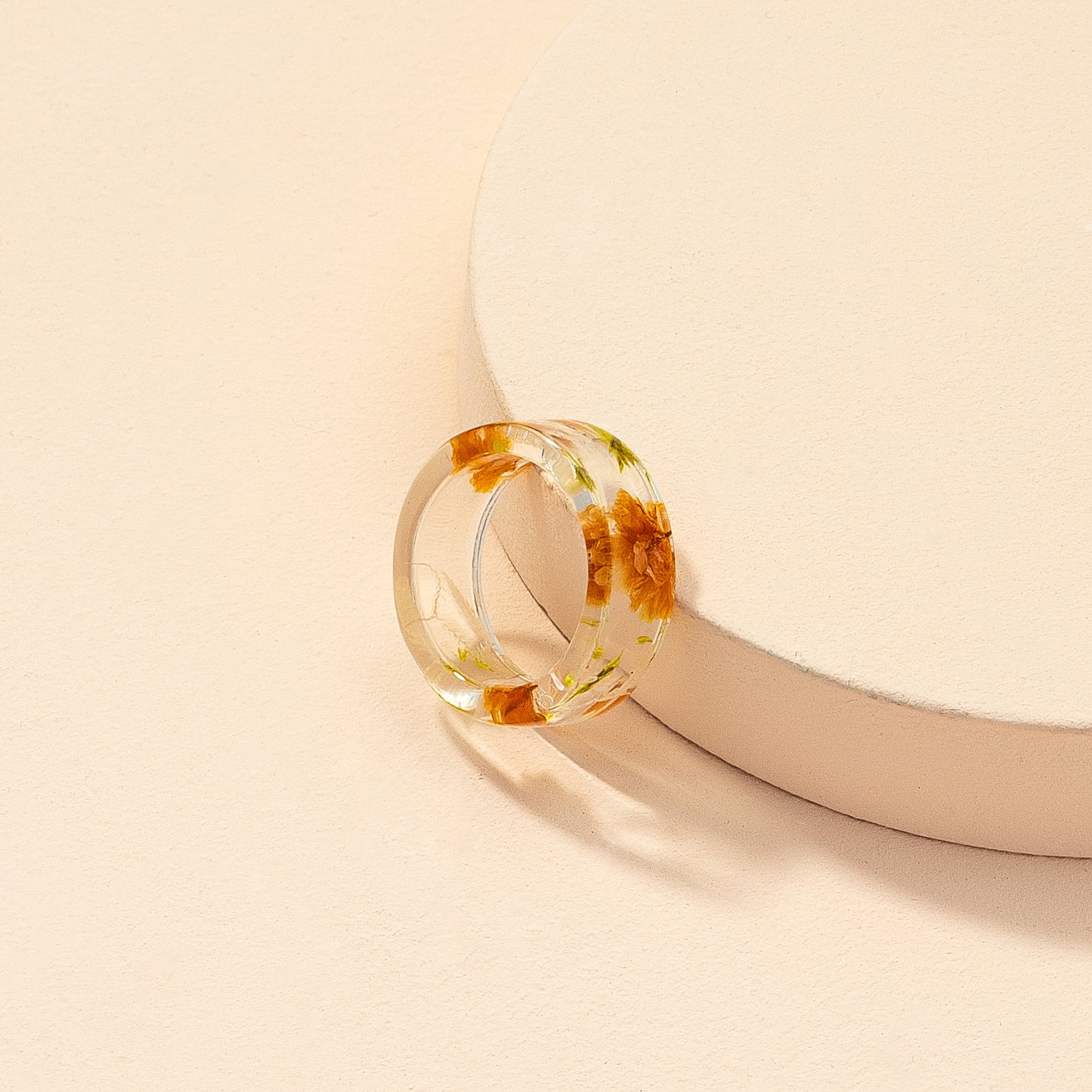 European and American Popular Vienna Verve Resin Ring with Real Flowers