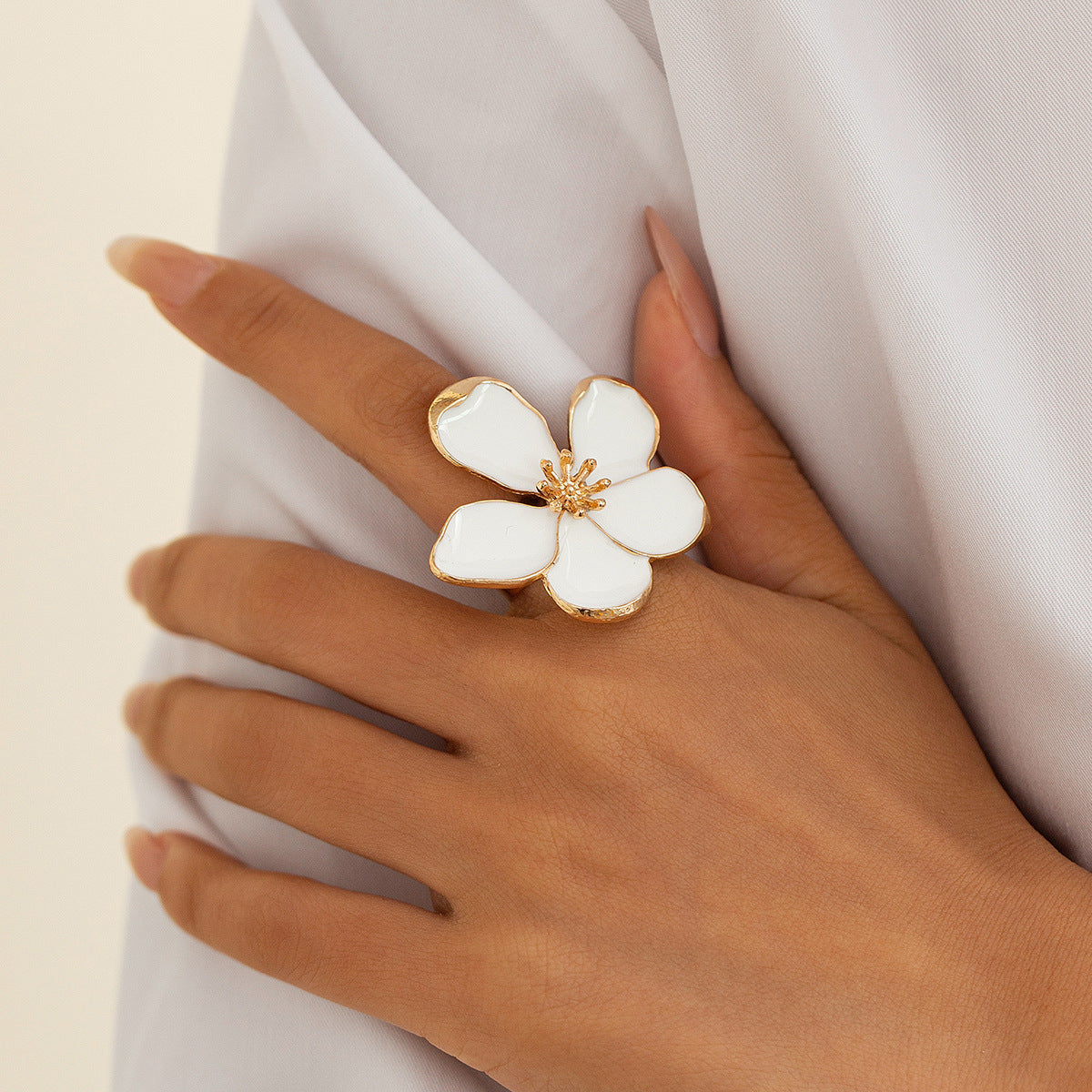 Planderful Vienna Verve Five Petaled Flower Ring Three Dimensional Metal Statement for Bold Fashion Lovers