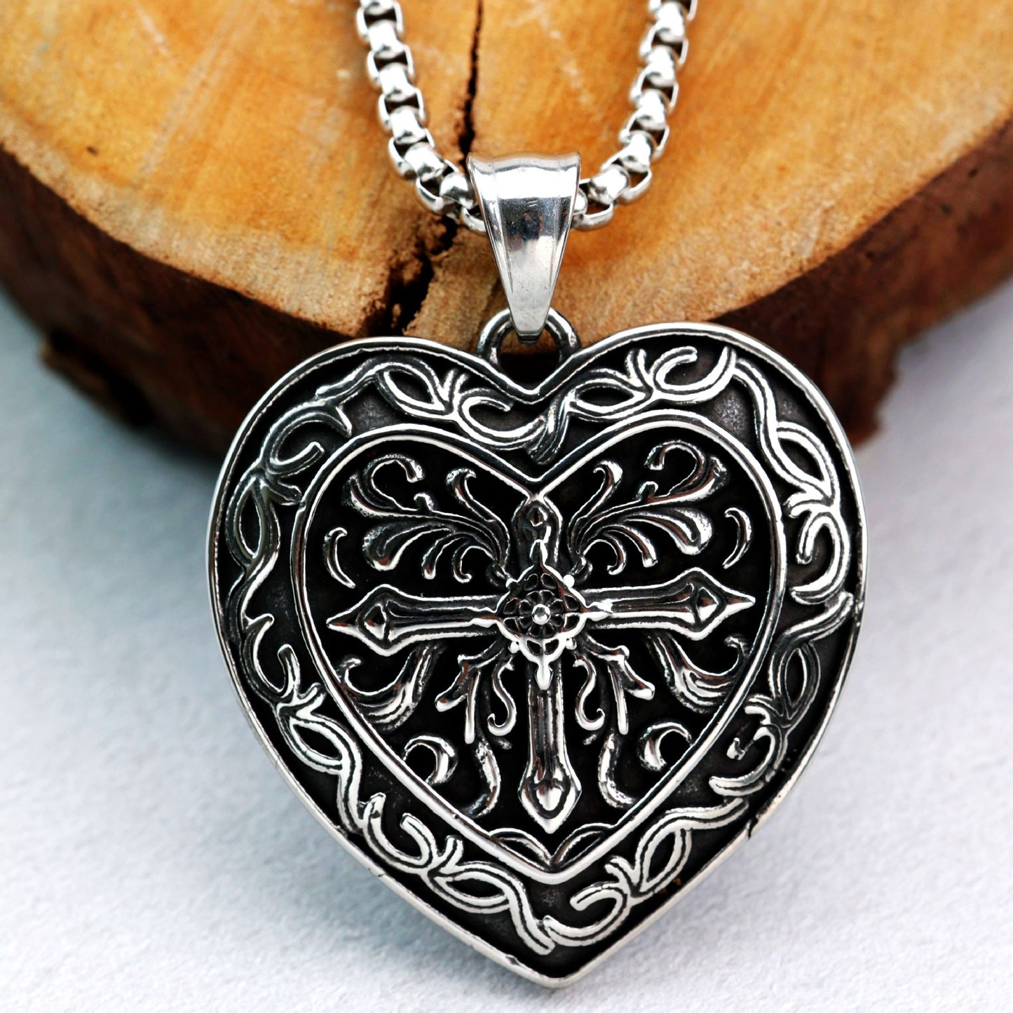 Planderful Retro Spider Cross Pendant Stainless Steel Necklace Unisex For Men And Women