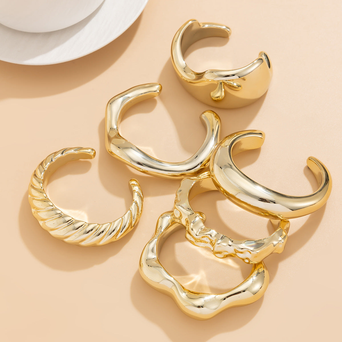 Planderful Vienna Verve Bracelet – Fashionable Geometric Design