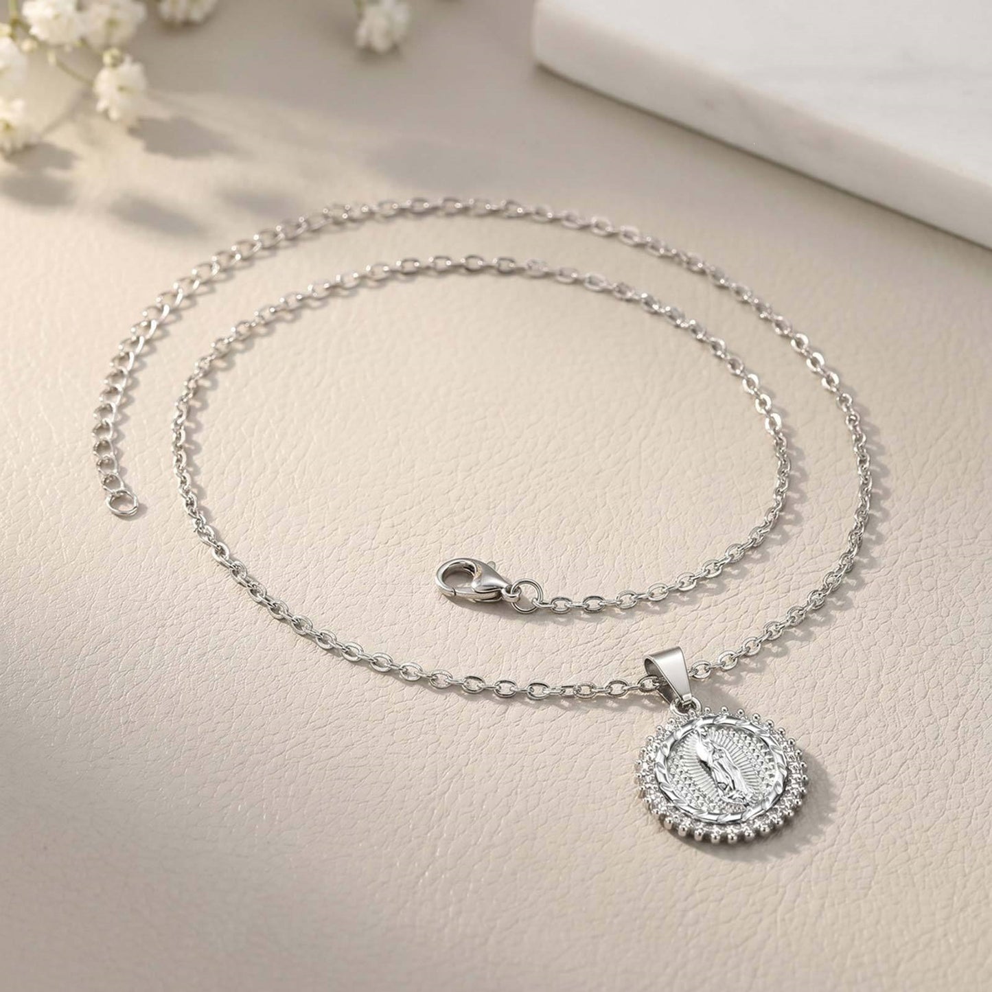 Round Plate Necklace – Stainless Steel Rhinestone Pendant – Style