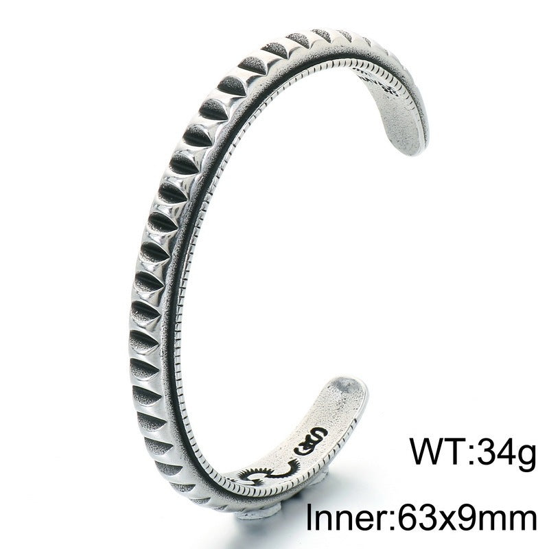 Fish Bone Segmented Texture C-Shaped Bracelet Niche Crescent Scale Serrated Stainless