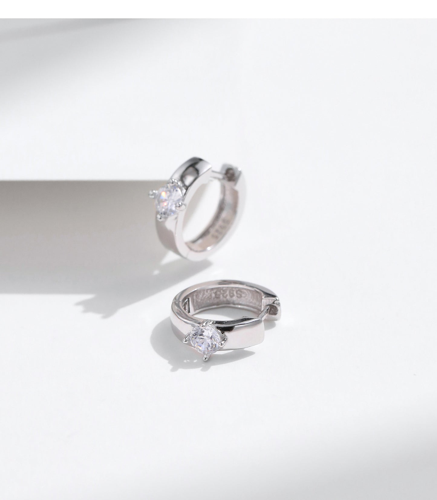 Planderful Moissanite Sparkling Earrings – Retro High-End U-Shaped Design