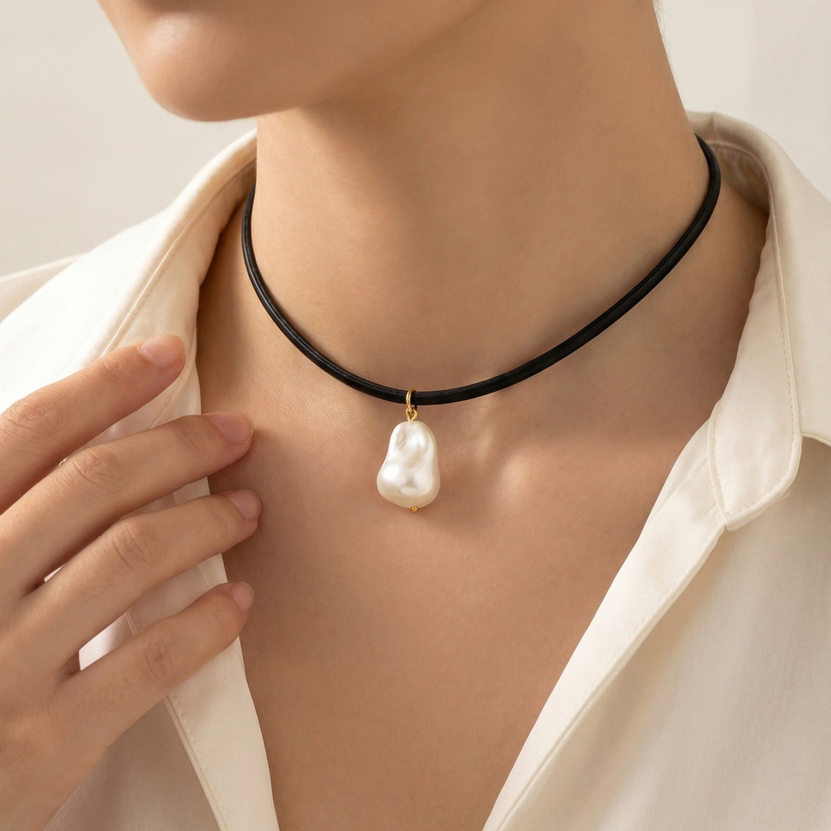 Summer Leather Rope Stainless Steel Imitation Pearl Pendant Leather Women's Premium Necklace