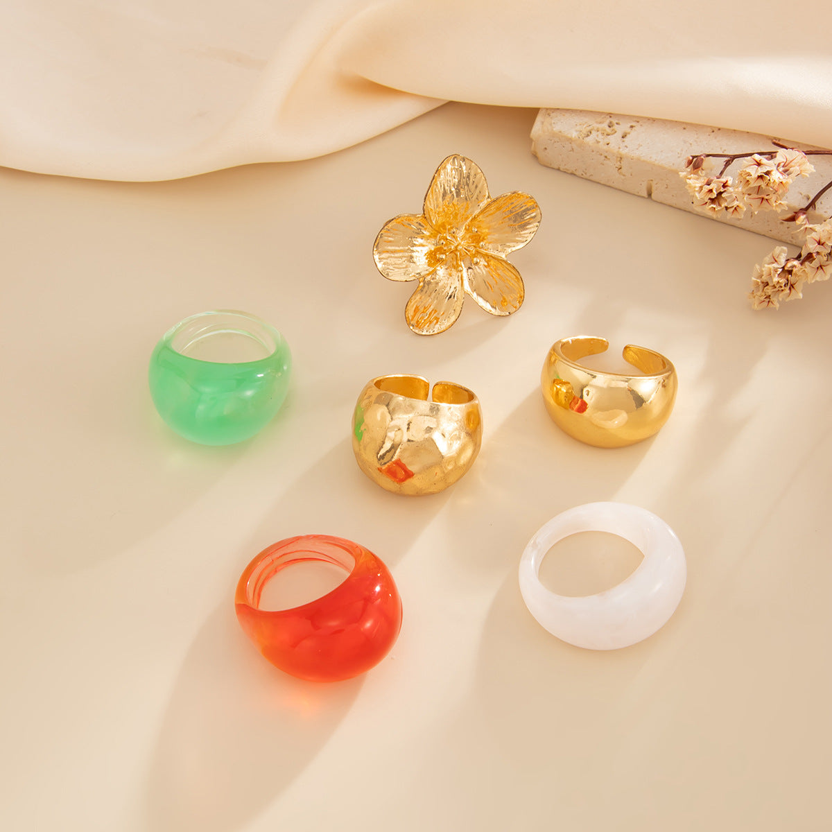 Planderful Resin Flower Ring Geometric Set Vienna Verve For Bold Trendsetters And Modern Wear