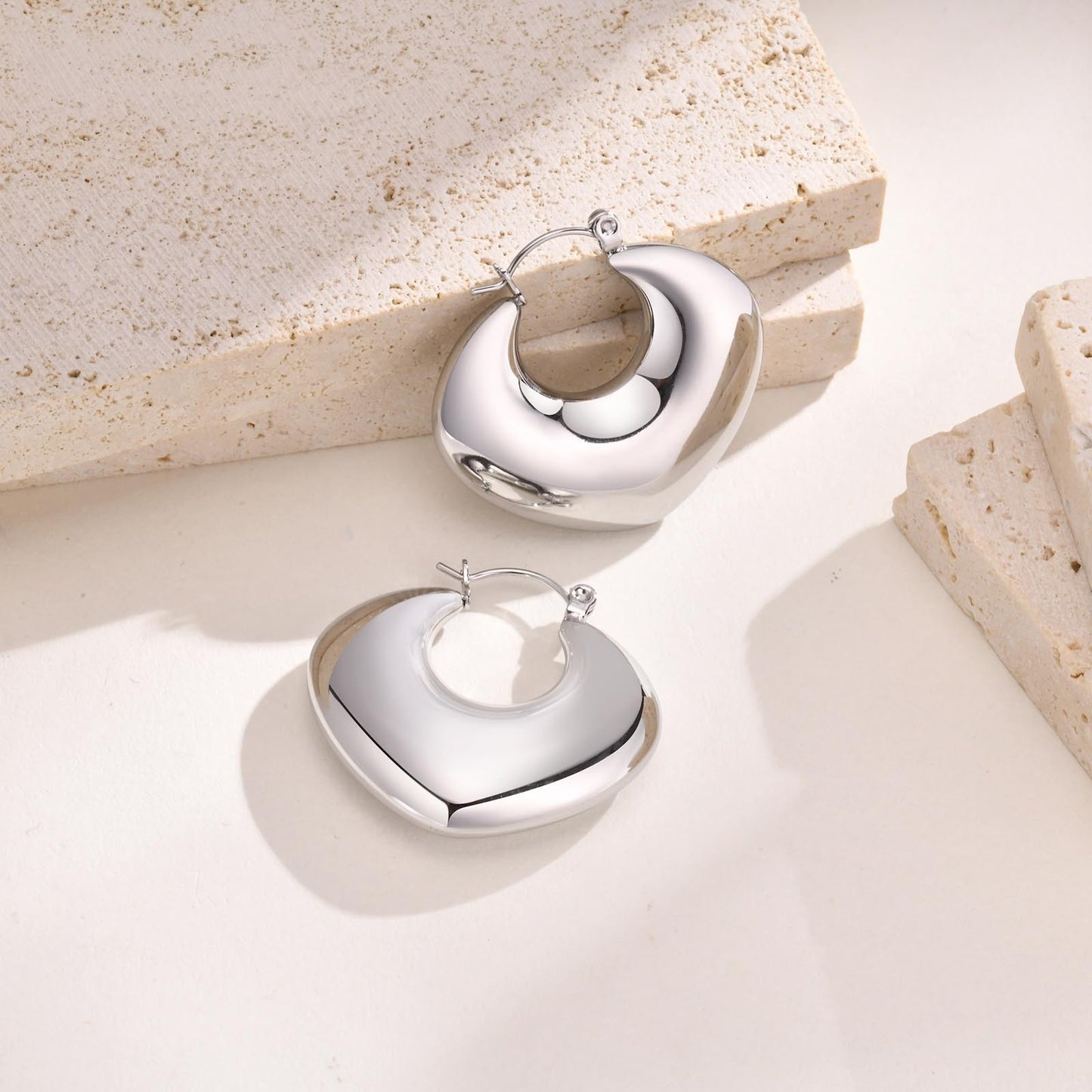 Stainless Steel Women's French Fashion Hollow Peach Heart Earrings