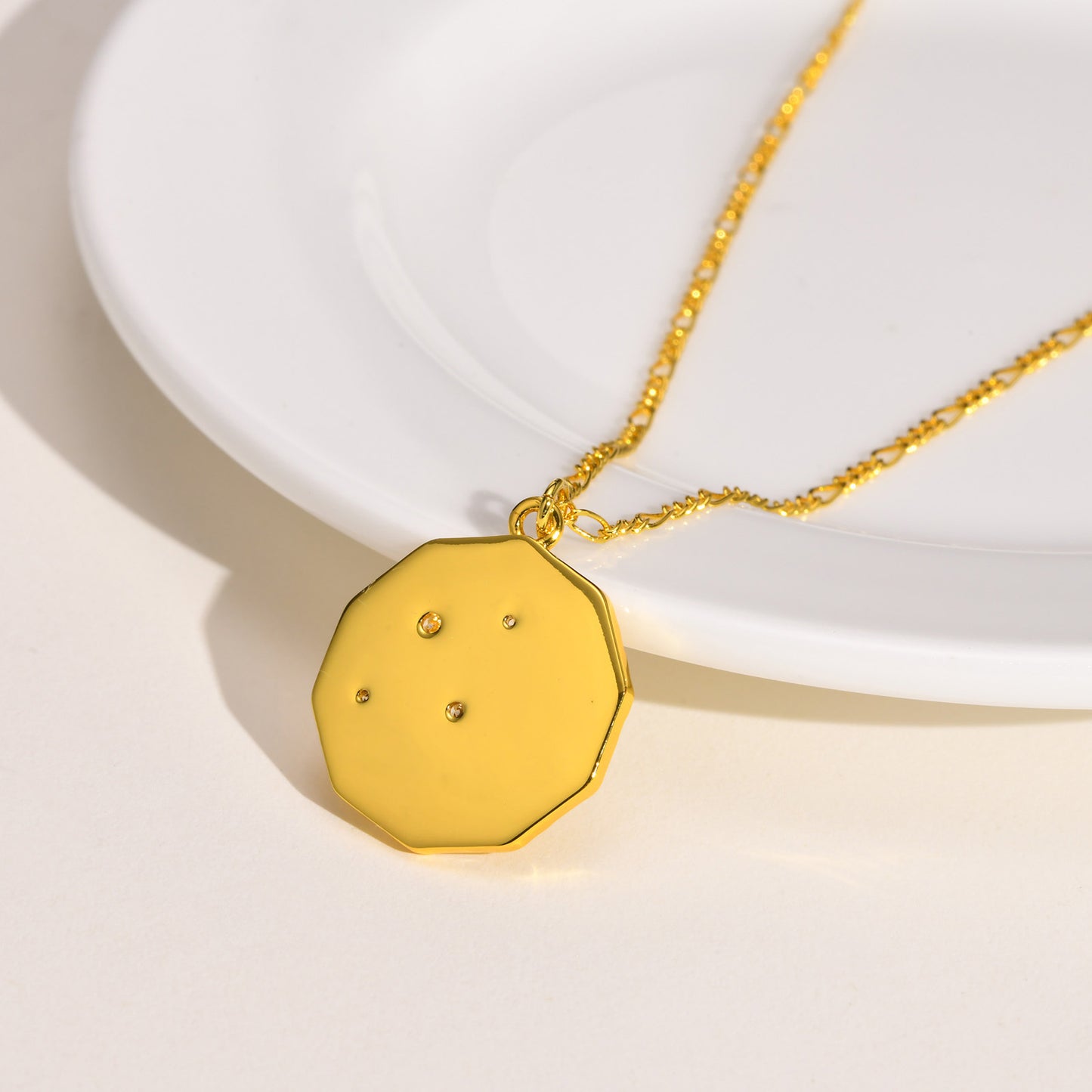 European And American Copper Material Star Moon Necklace Gold