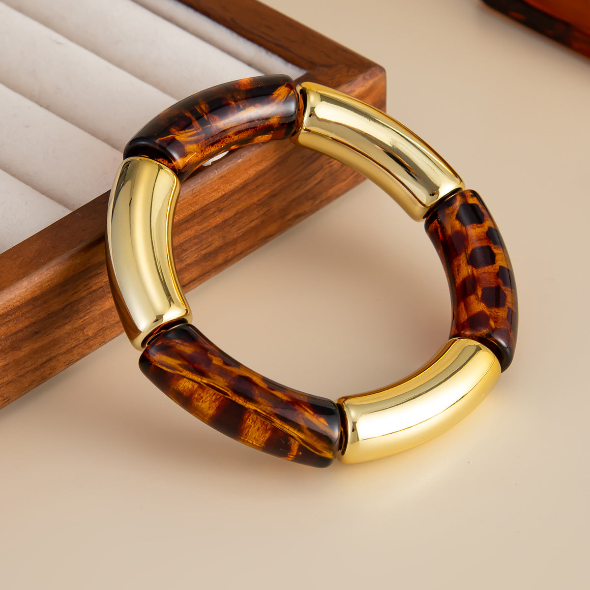 Planderful Vienna Verve Leopard Print Elastic Bracelet For Fashion Forward Women Retro Statement Jewelry