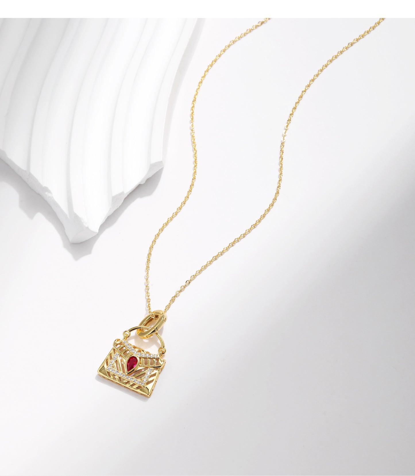 Planderful Everyday Genie Pigeon Blood Red Imitation Treasure Necklace – Elegant French Small Fragrant Wind Bag Collarbone Chain