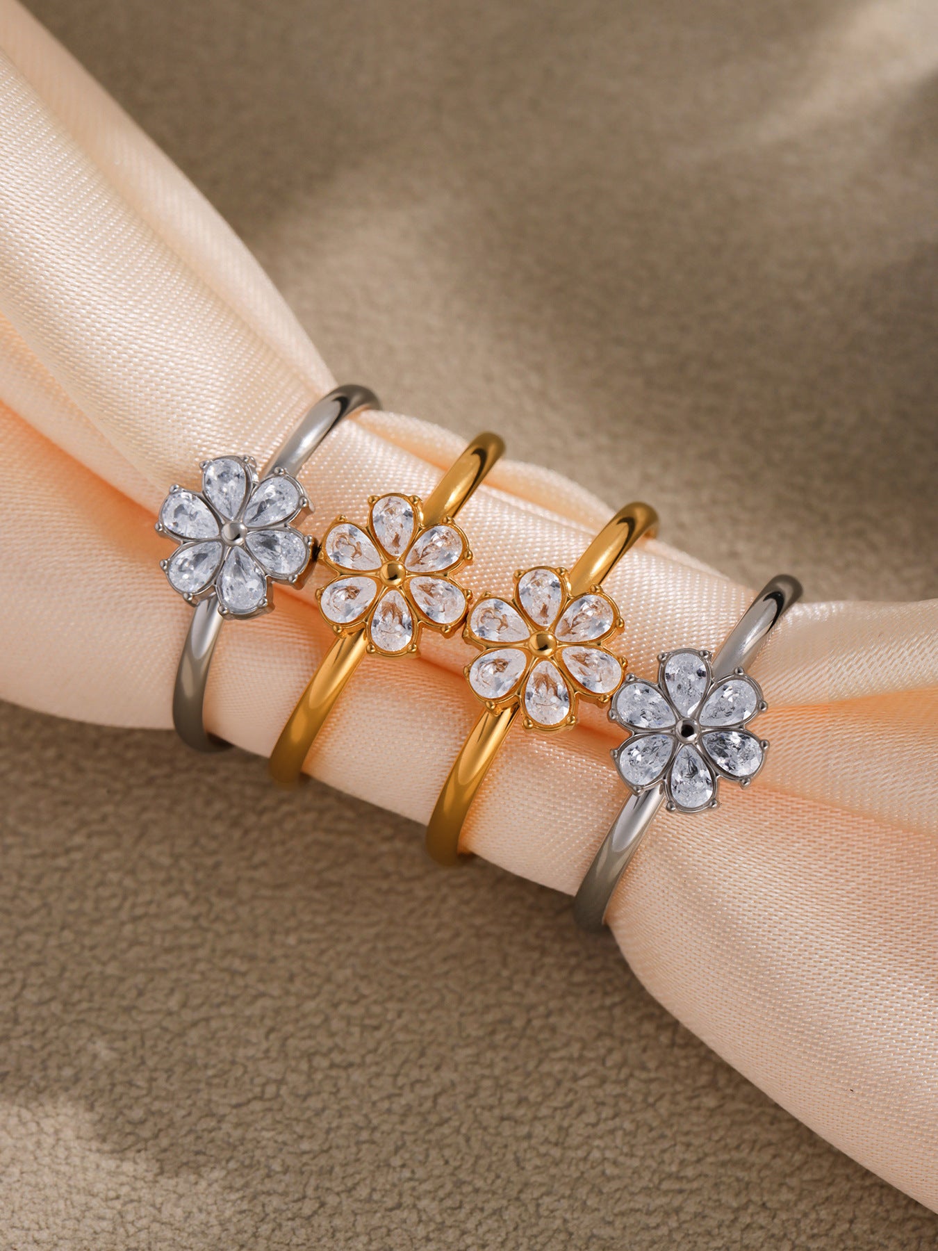 Planderful Zircon Ring Super Flash 5A For Trendsetters