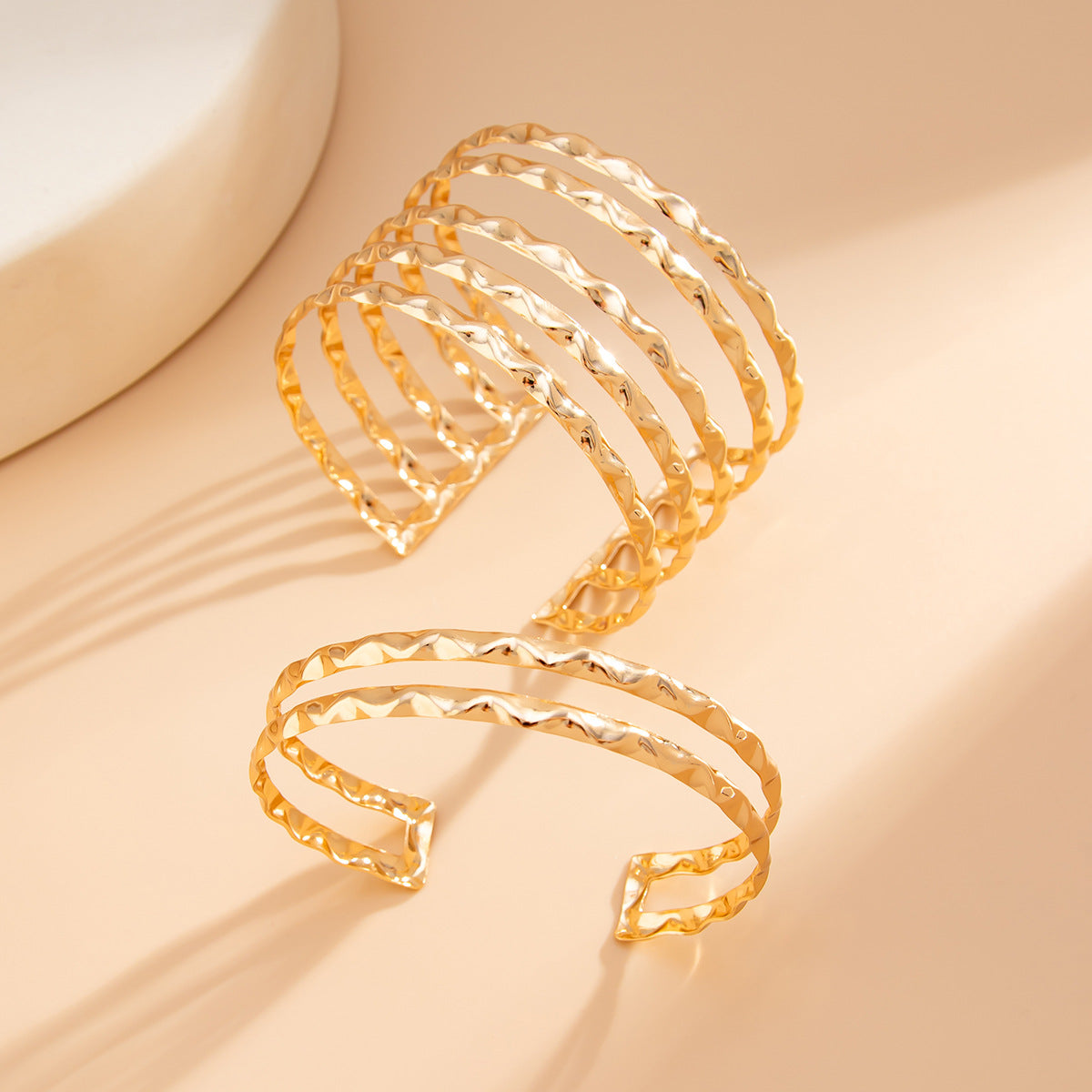 Planderful Vienna Verve Bracelet – Simple Irregular Hollow Design