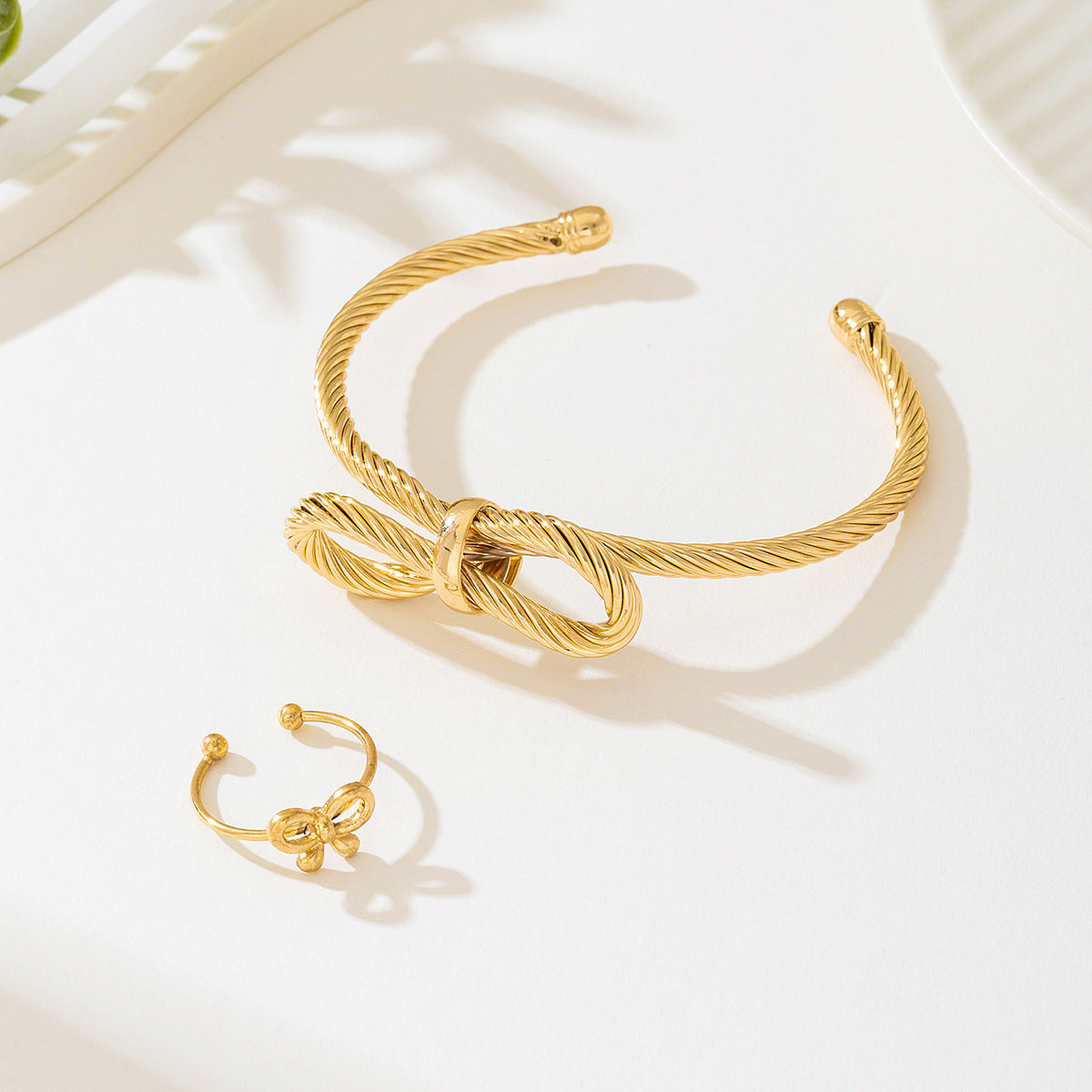 Planderful Vienna Verve Jewelry Set – Simple and Versatile Metal Design