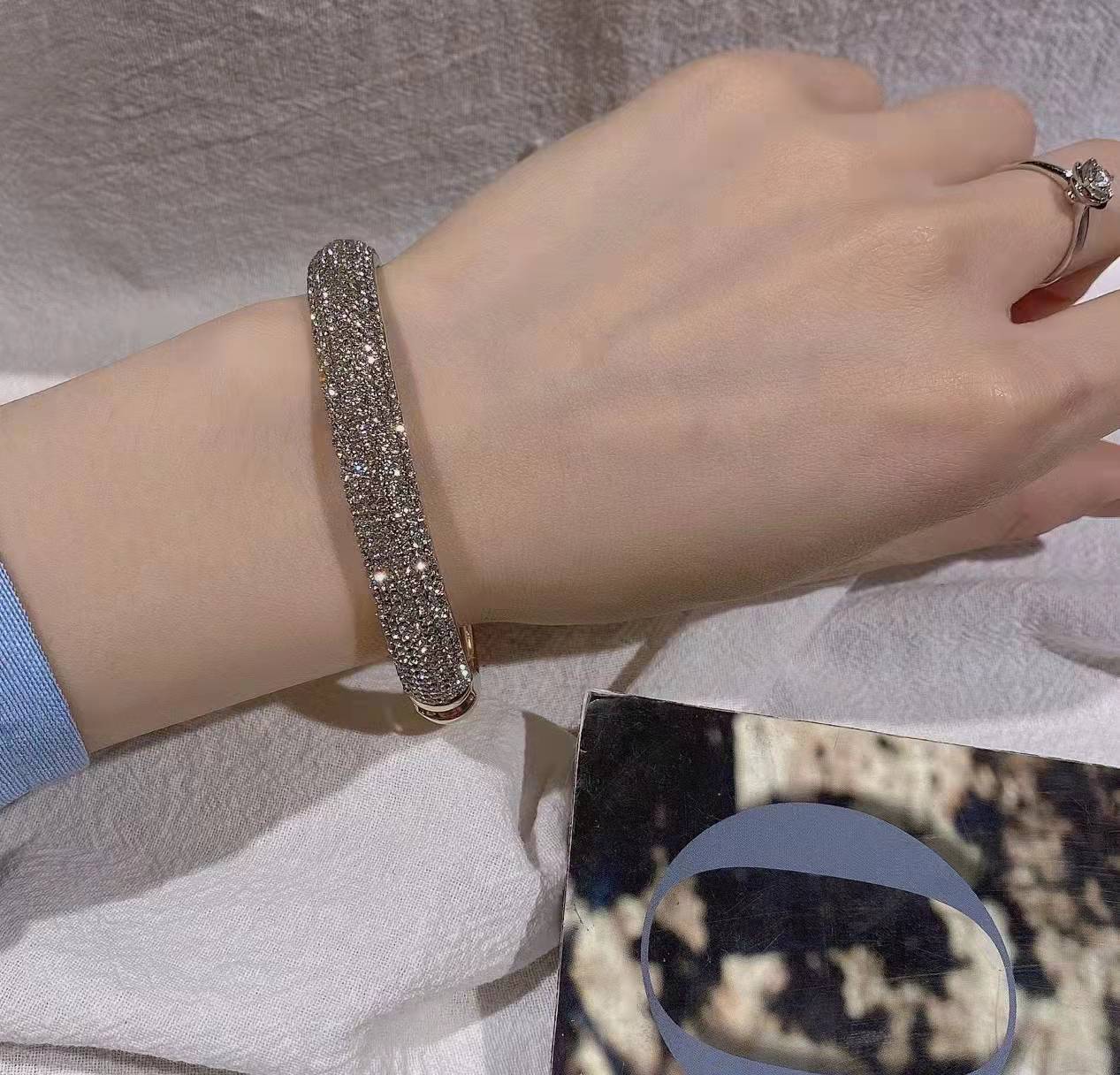 Korean Fashion Baby's Breath Bracelet in Zinc Alloy - Vienna Verve Collection