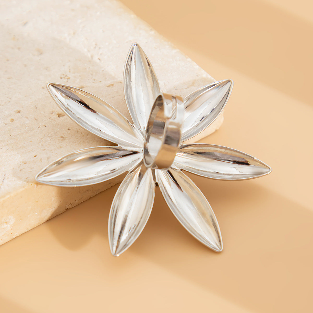 Planderful Vienna Verve Ring – Exaggerated Floral Design with Imitation Pearls