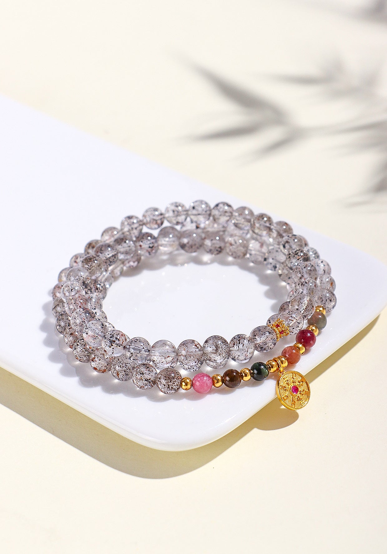 Planderful Fortune's Favor Bracelet – Stylish Black Strawberry Crystal Design