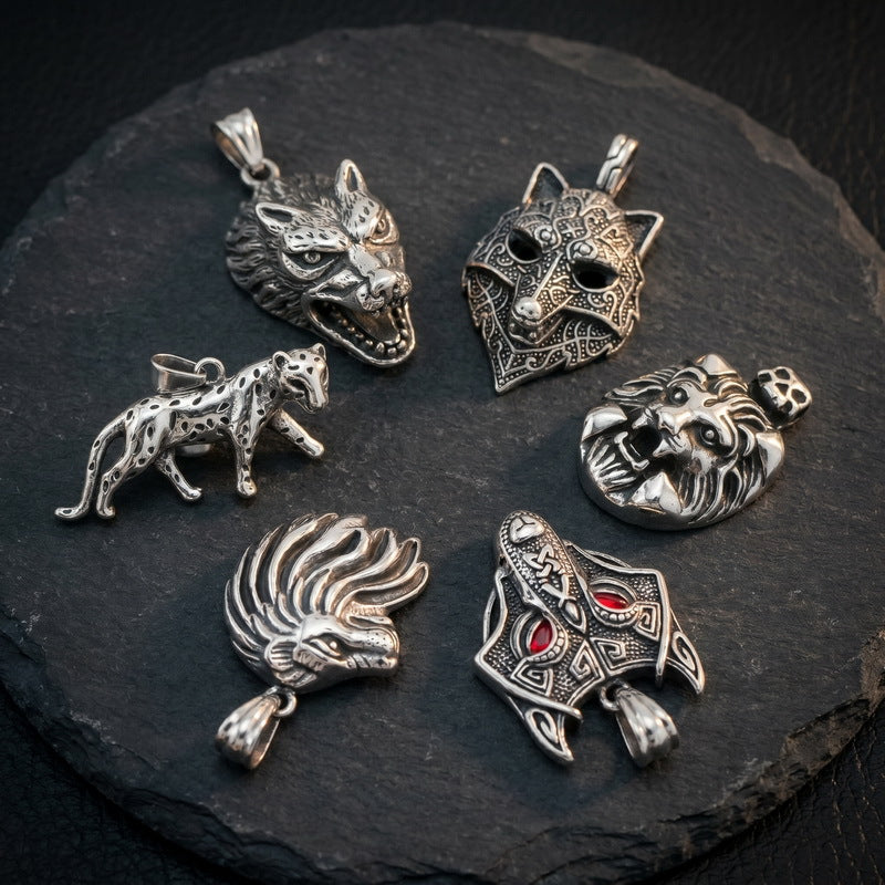 Nordic Mythological Beast Inlaid Red-Eye Wolf Head Stainless Steel Men's Pendant Retro Wolf Necklace