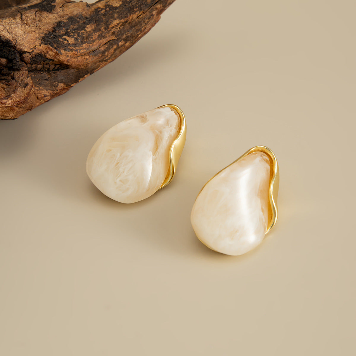 Planderful Vienna Verve Geometric Resin Earrings For Modern Women Bold Statement