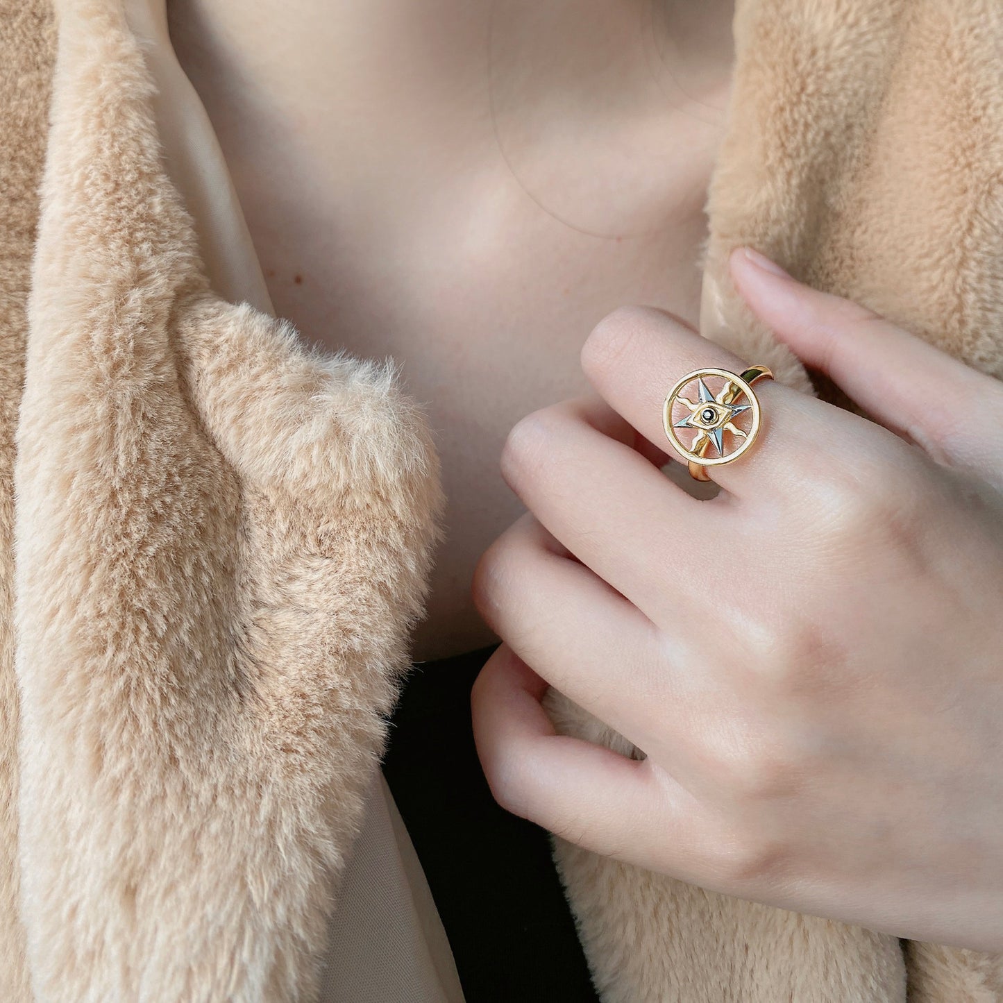 Circular Devil's Eye Rotatable Silver Ring