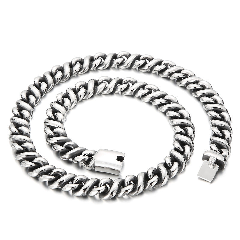 South Korea Dongdaemun, Atmosphere Street Shot Creative 8-Shaped Titanium Steel Men's Necklace