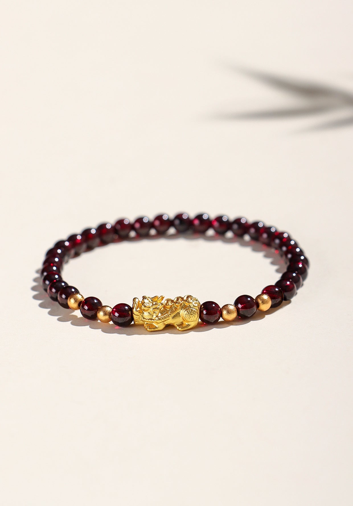 Planderful Fortune's Favor Bracelet – Lucky Garnet Beaded Design