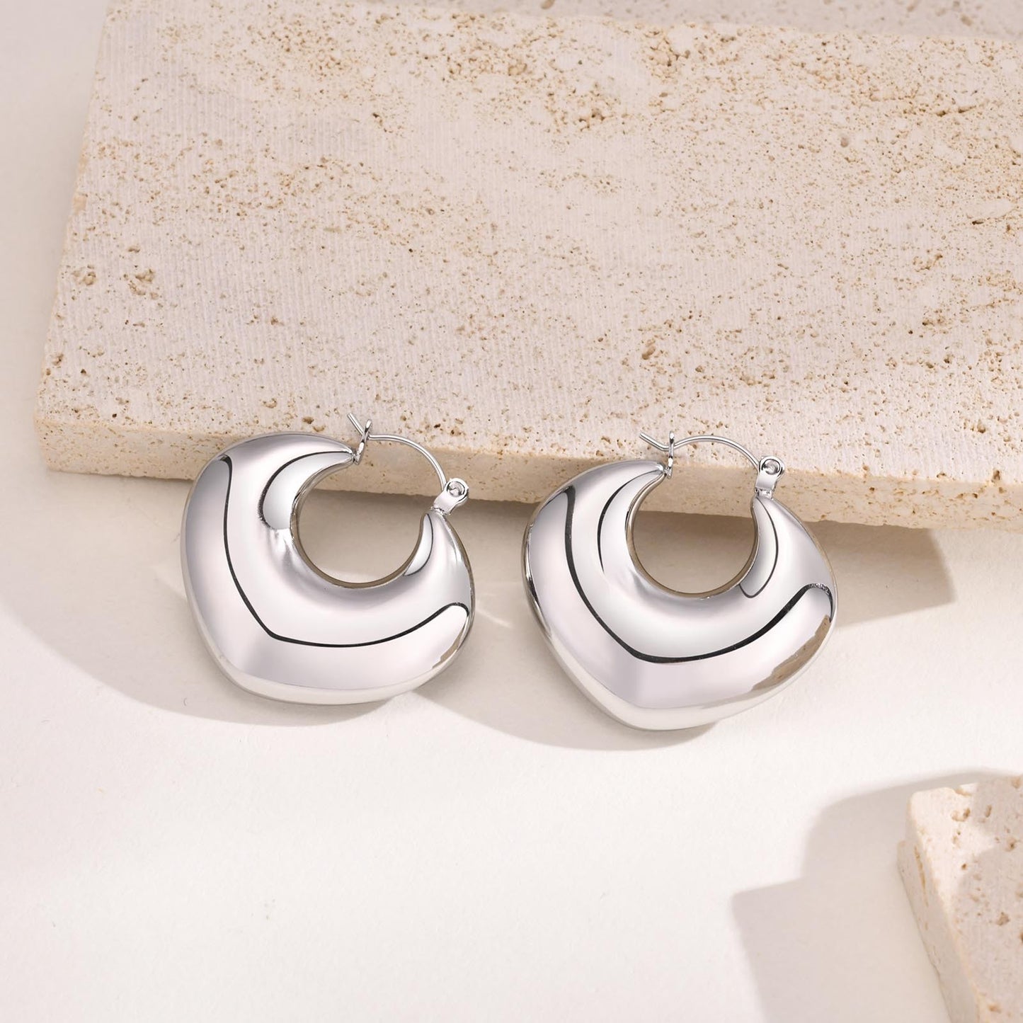 Stainless Steel Women's French Fashion Hollow Peach Heart Earrings