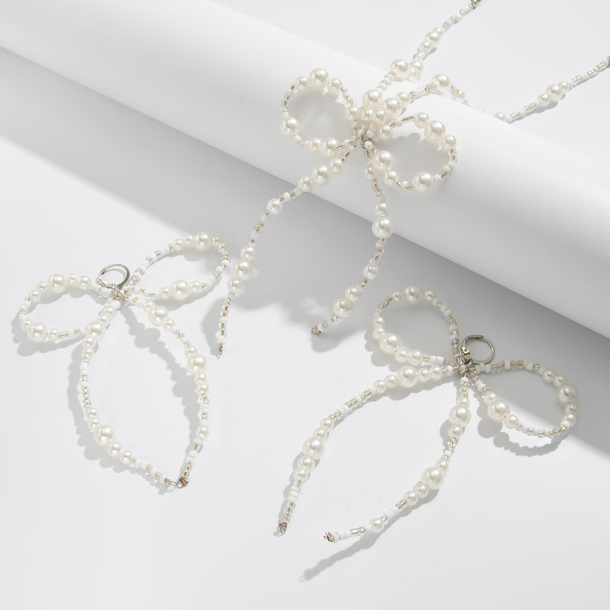 Planderful Vienna Verve Jewelry Set – Elegant Pearl and Bow Design