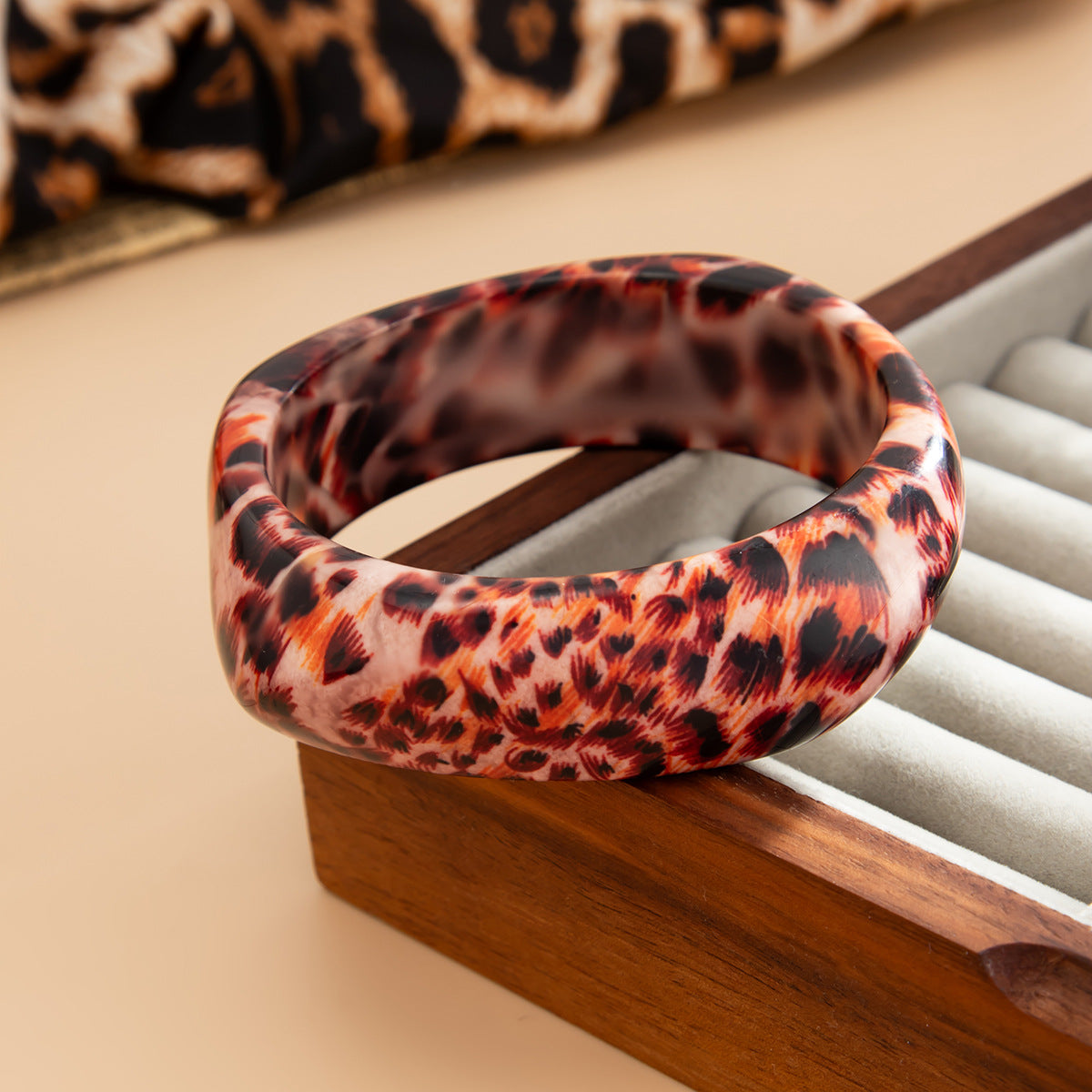 Planderful Leopard Print Irregular Bracelet Personalized Acrylic Geometric Hand Jewelry For Women Vienna Verve