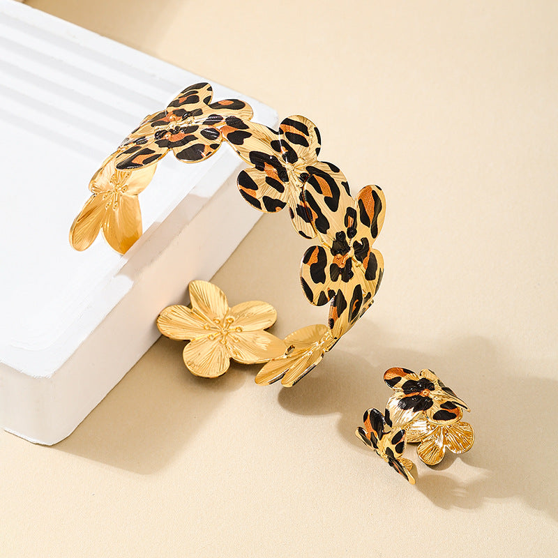 Fashionable Metal Leopard Print Bracelet Ring Set for Women