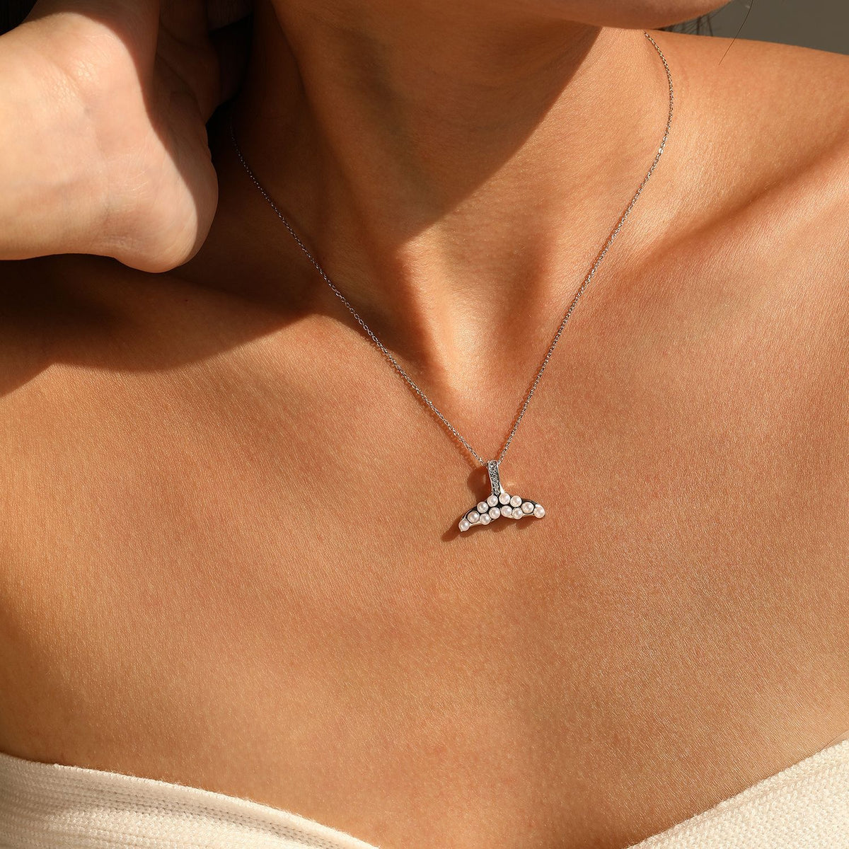 925 Sterling Silver Pearl Mermaid Tail Necklace