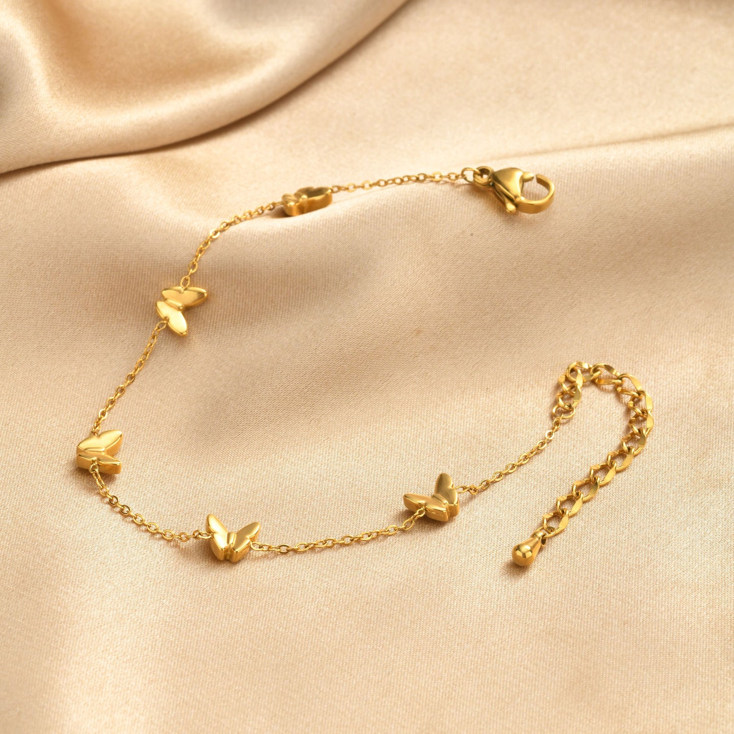 Stainless Steel Wind Delicate Sense Ladies Collarbone Chain Butterfly Necklace Gold