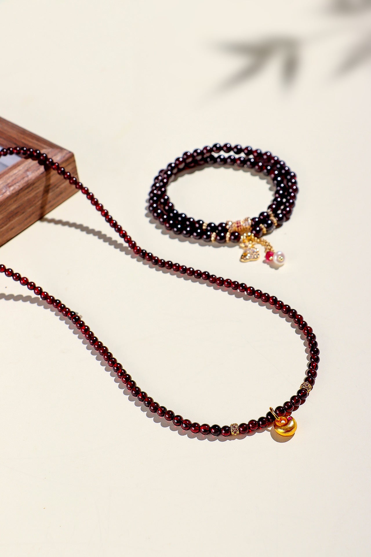 Planderful Fortune's Favor Bracelet – Elegant Multi-Circle Design