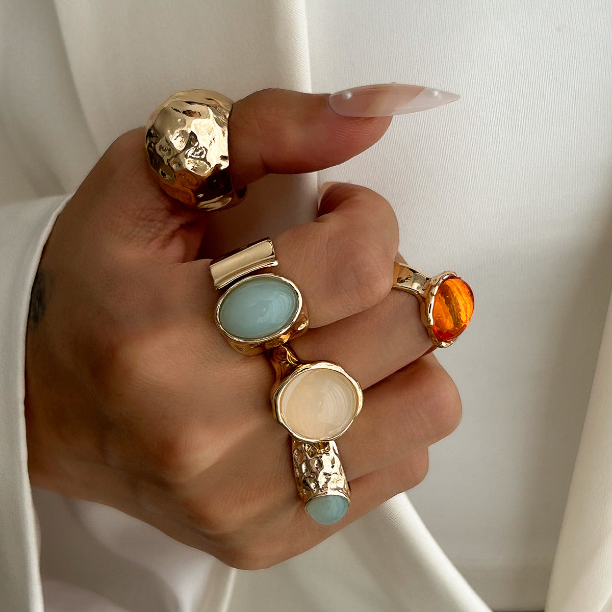 Planderful Vienna Verve Ring Set – Retro Niche Stackable Gemstone Design
