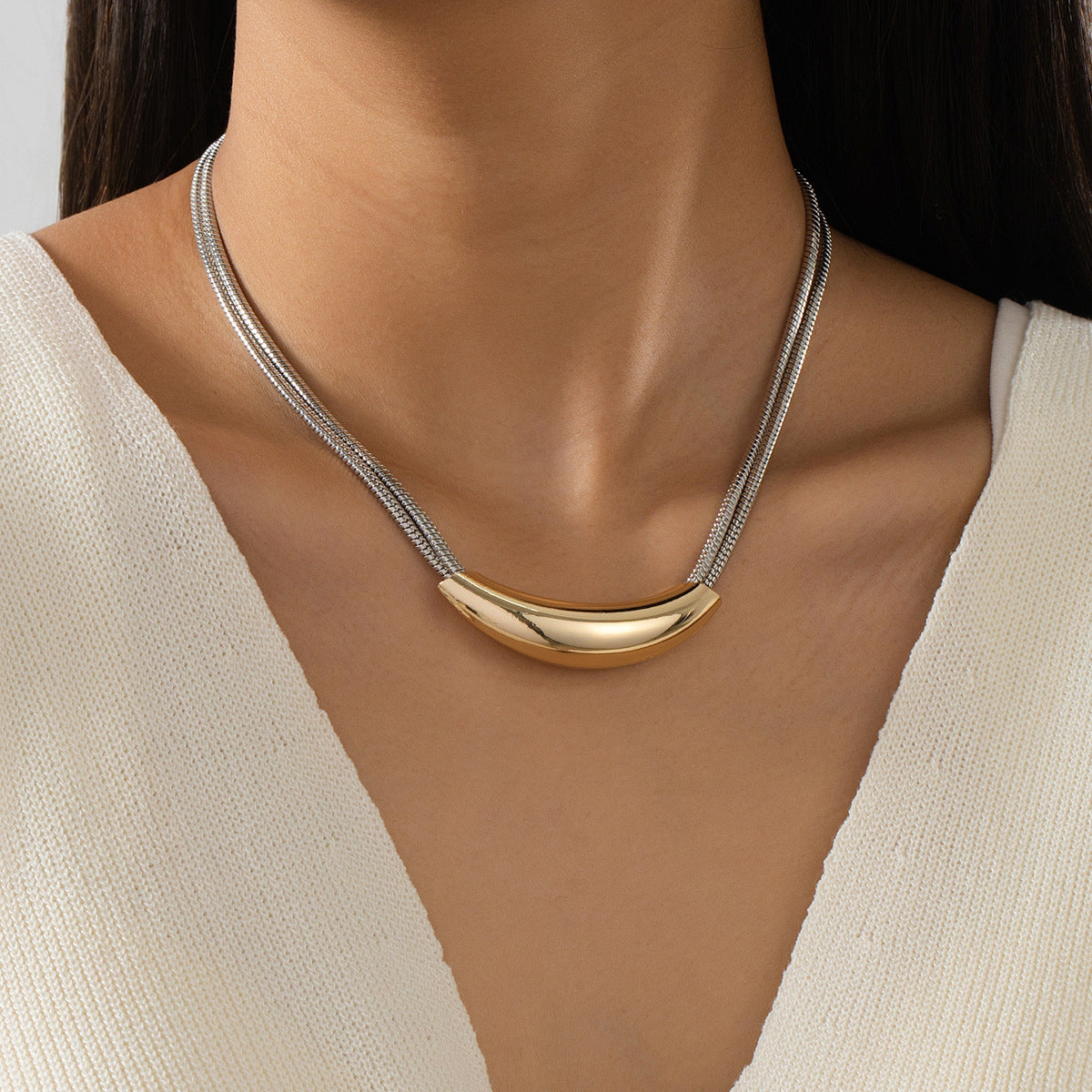 Planderful Vienna Verve Necklace – Elegant Minimalist Metal Design