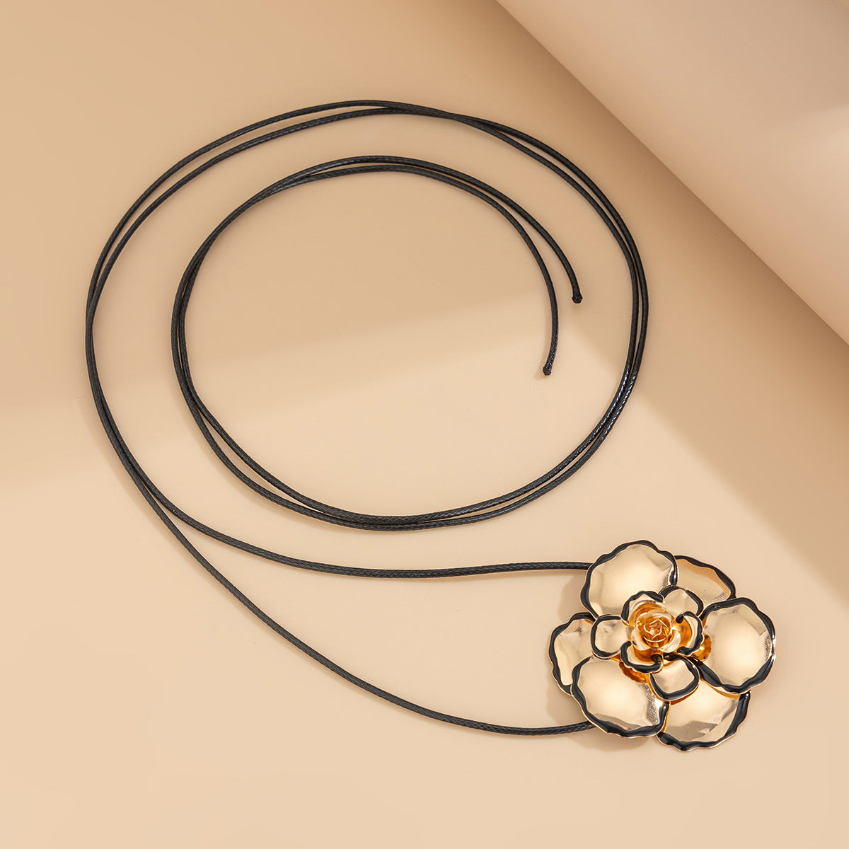 Planderful Vienna Verve Jewelry Set – Personalized Metal Flower Design