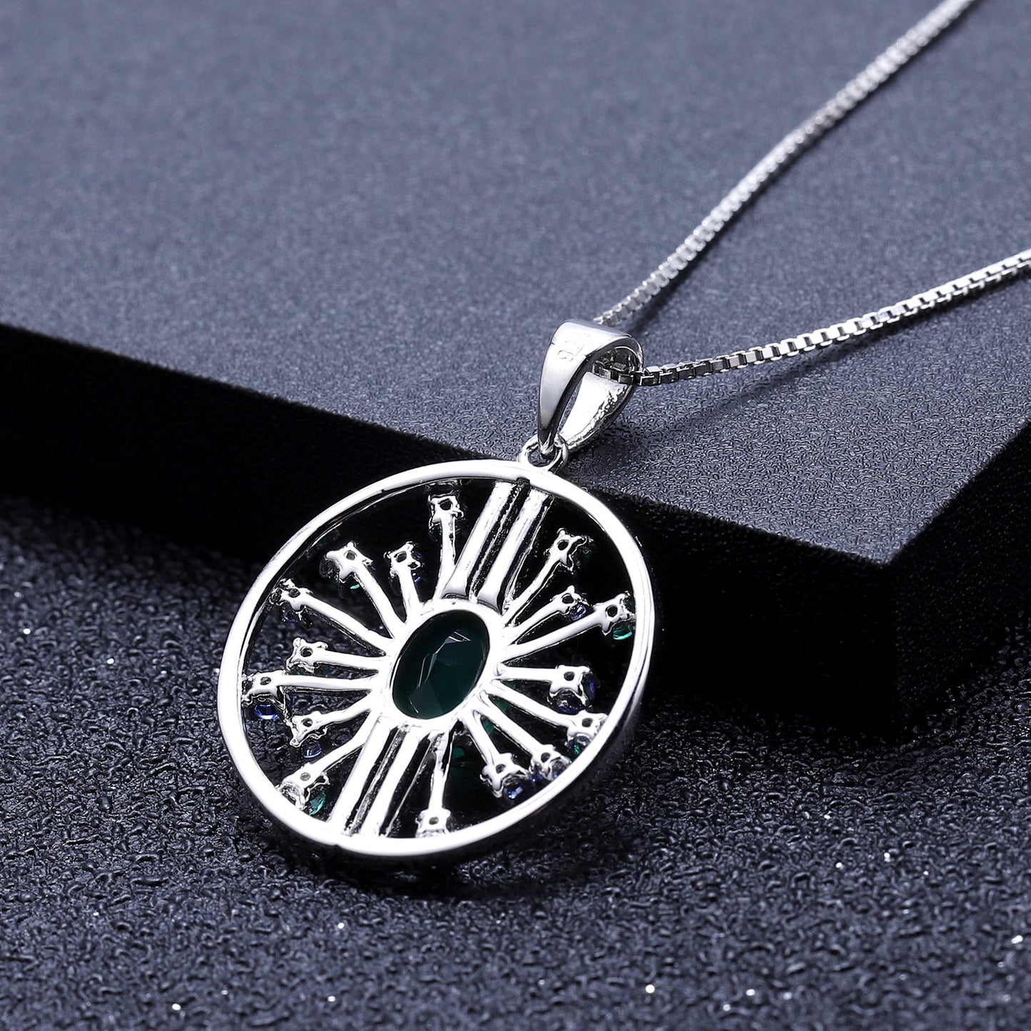 Circle Fireworks Oval Natural Green Agate Silver Necklace.