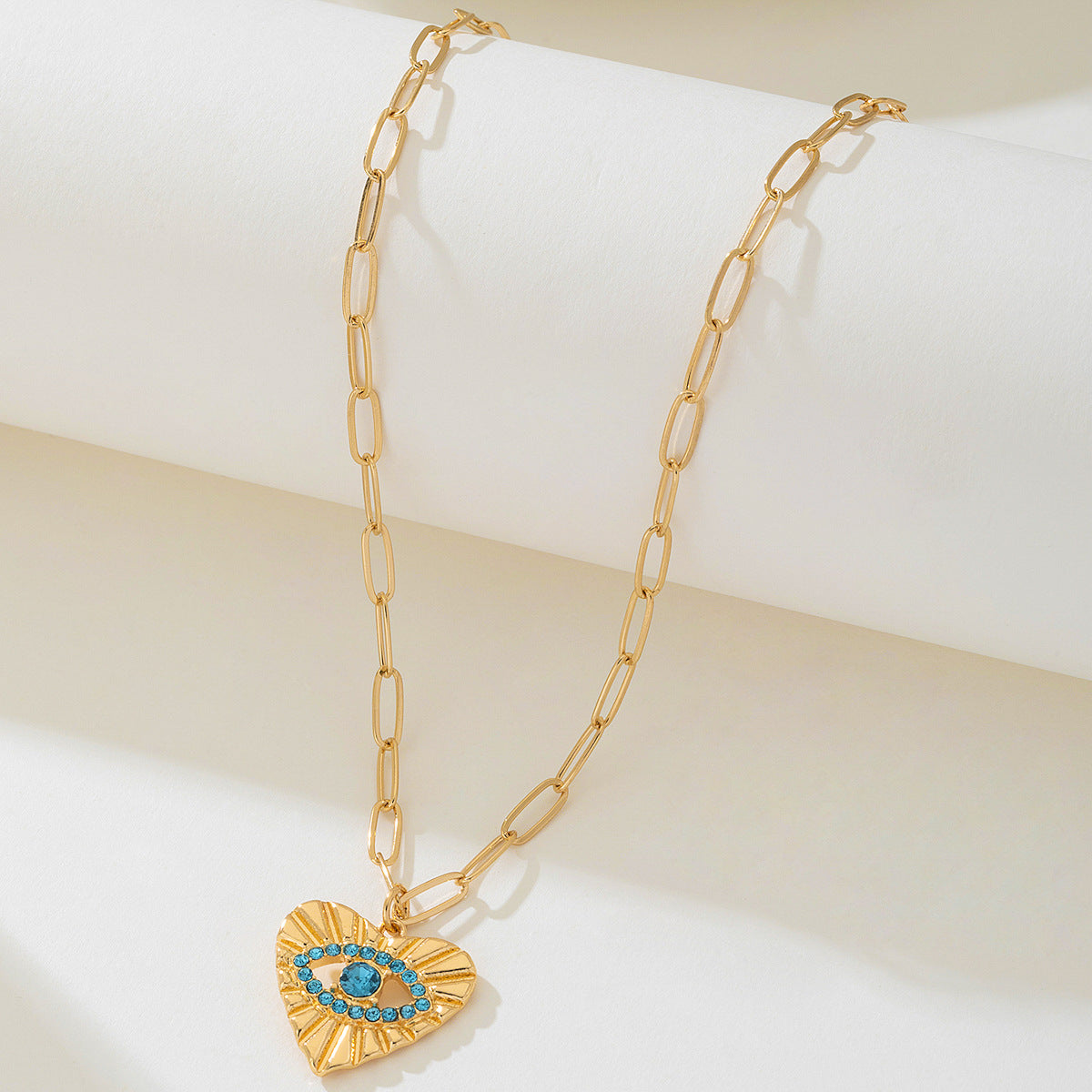 Planderful Vienna Verve Necklace – Fashionable Personalized Retro Design