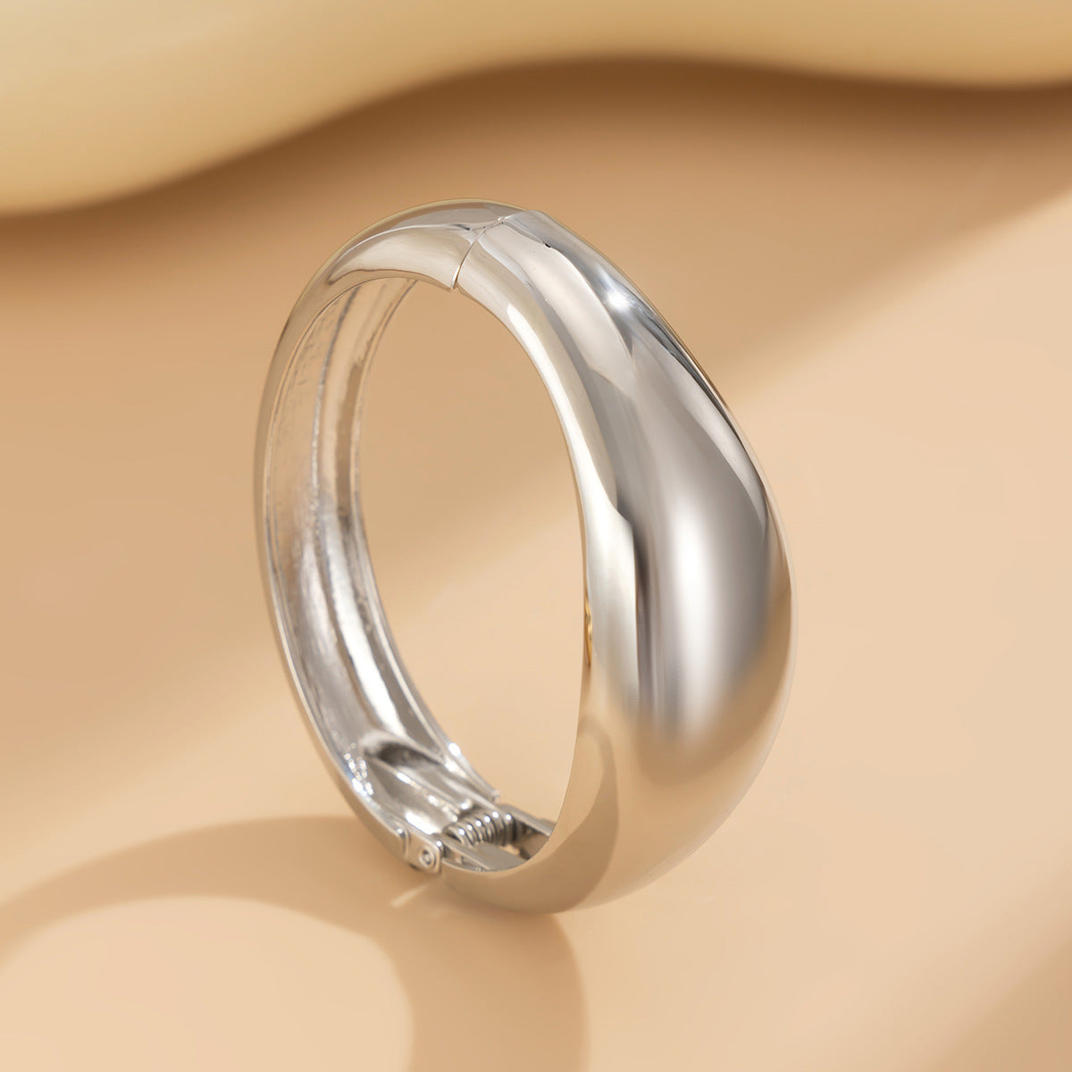 Planderful Vienna Verve Bracelet – Stylish Cross-Border Design