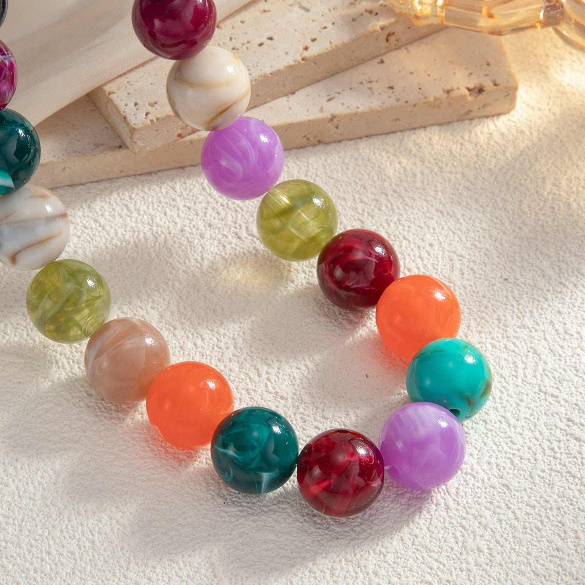 Color-Smudged Bead Collarbone Necklace