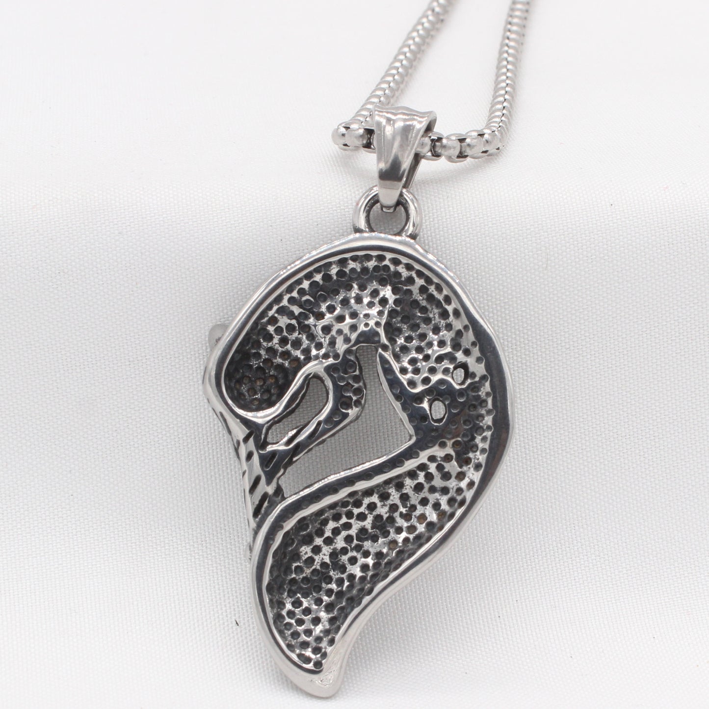 Planderful Everyday Genie – European and American Retro Fox Titanium Steel Pendant Necklace for Men