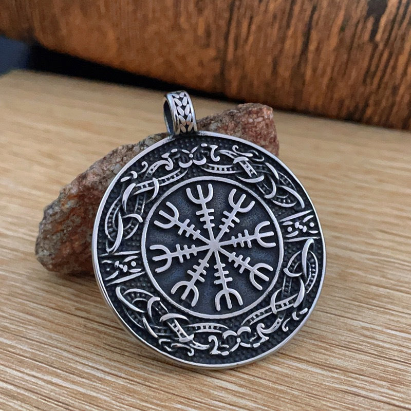Planderful Viking Compass Pendant Necklace Titanium Steel for Men Durable Symbol of Guidance Norse Style Gift