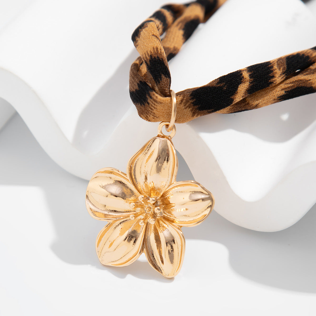 Planderful Vienna Verve Necklace – Unique Starfish Pendant Design