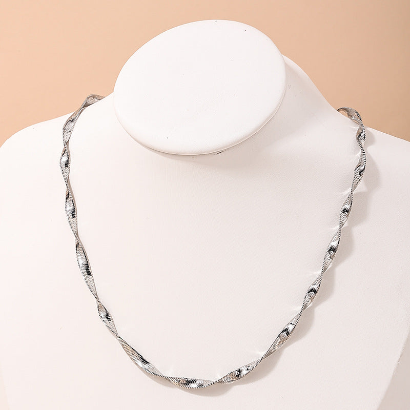 Stylish Spiral Necklace from Vienna Verve Collection