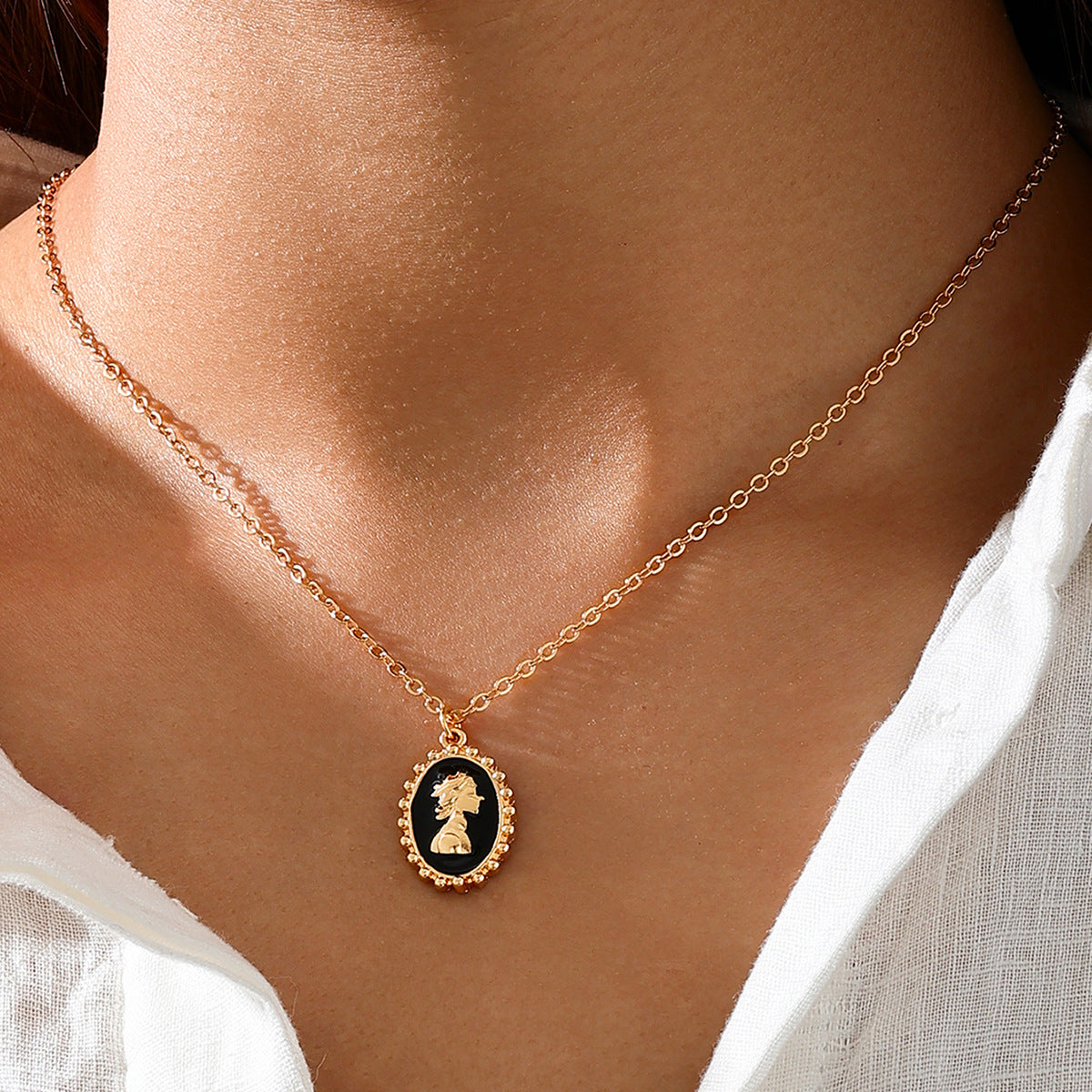 Planderful Vienna Verve Necklace – Fashionable Retro French Manor Style