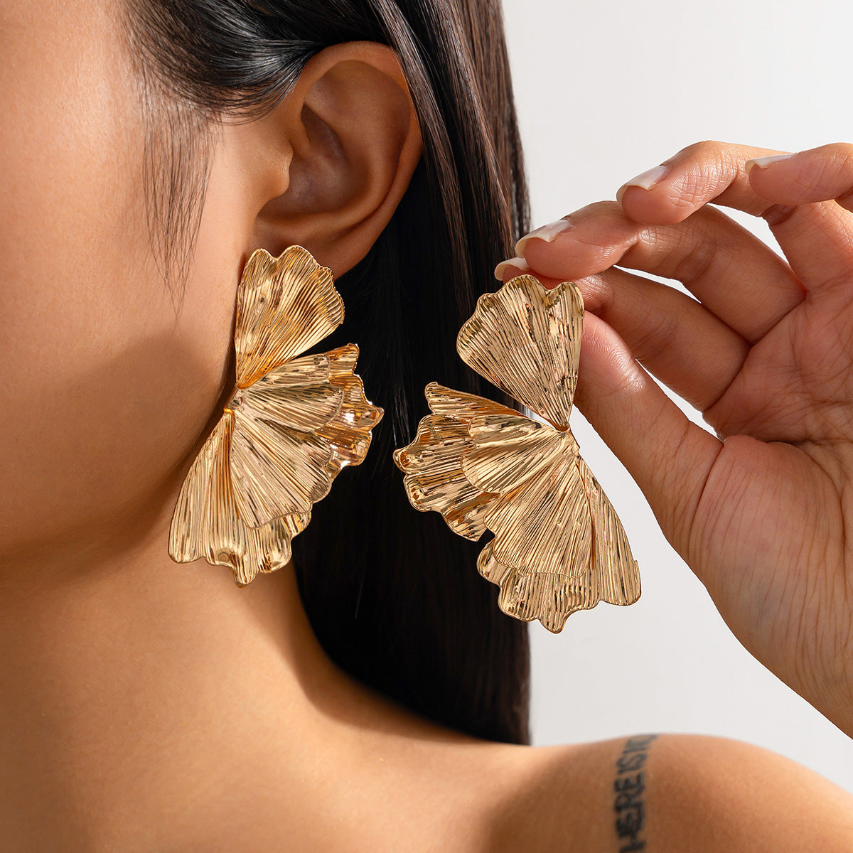 Planderful Vienna Verve Earrings – Sweet and Stylish Irregular Flower Design