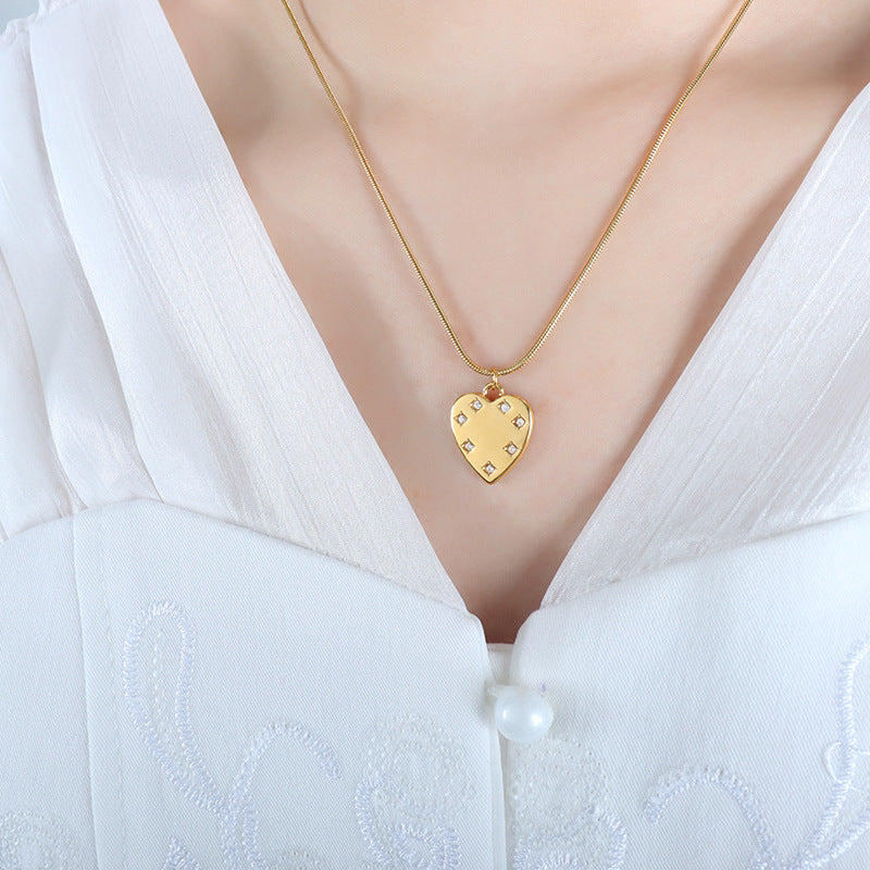 Luxury Heart-Shaped Zircon Pendant Necklace in Titanium Steel with Gold-Plated Snake Bone Chain