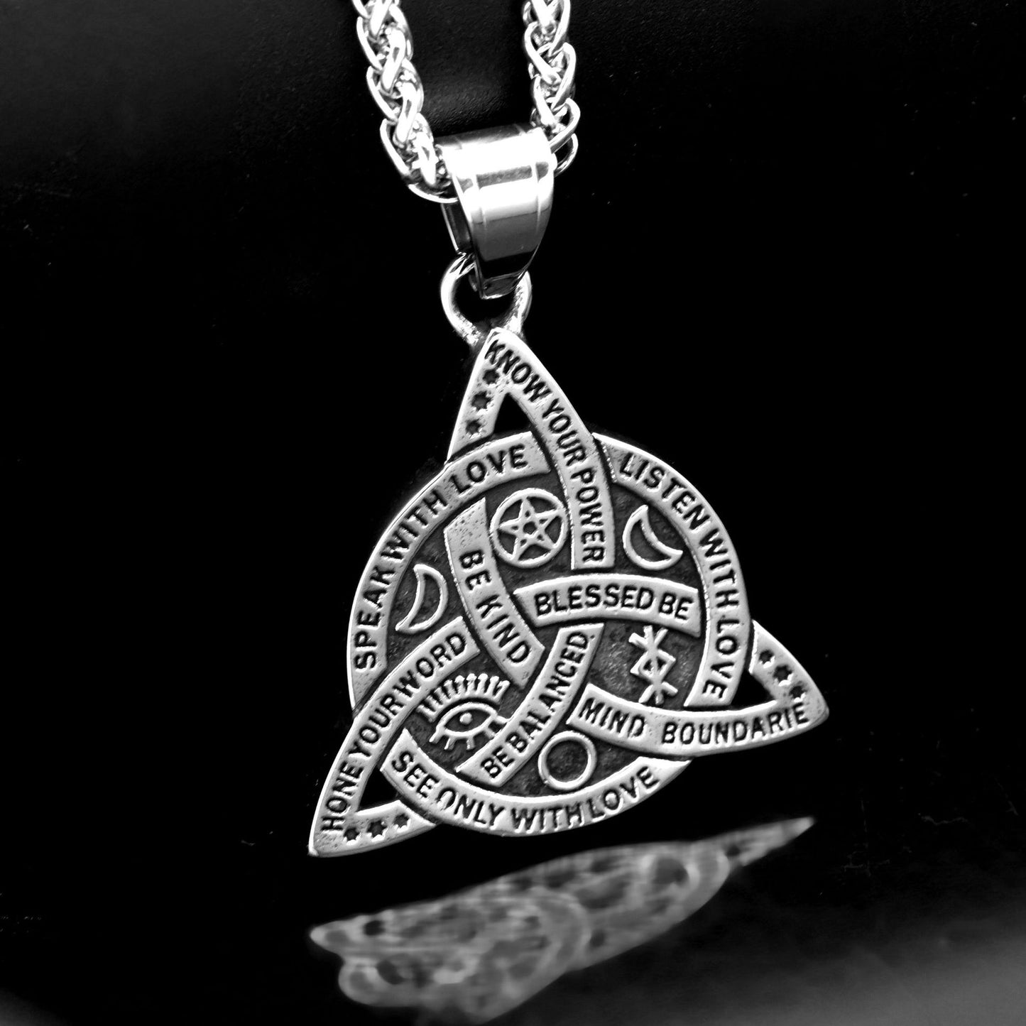 Steel Necklace – Vintage Nordic Celtic Knot