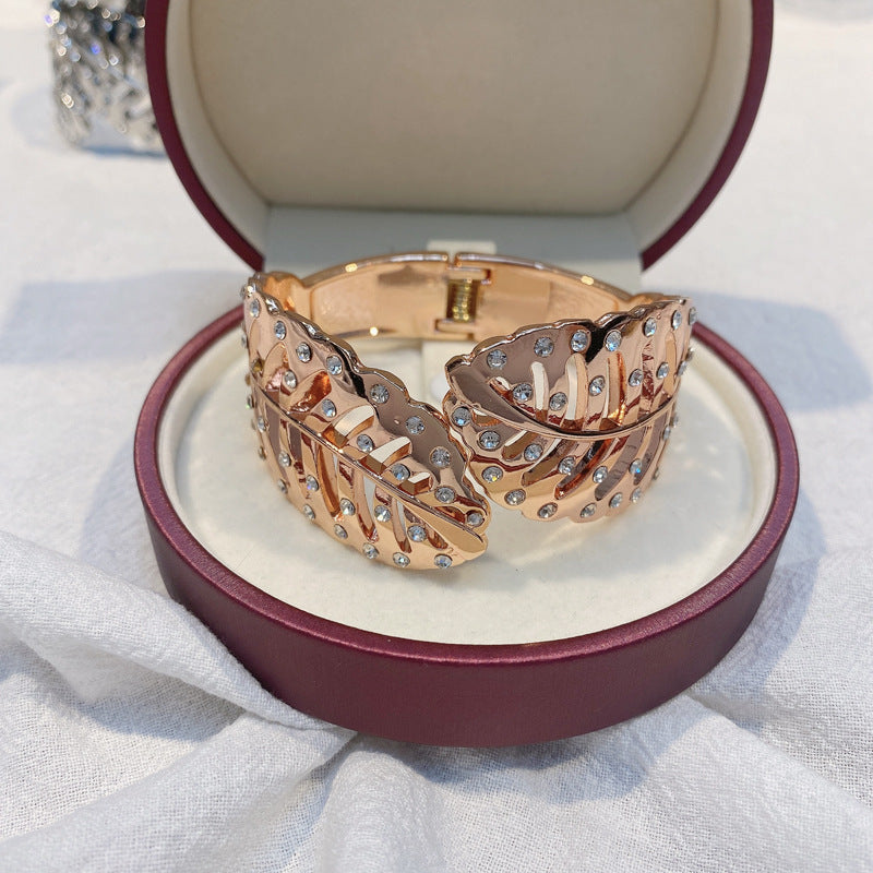 Glamorous Leaf Bracelet - Vienna Verve Collection
