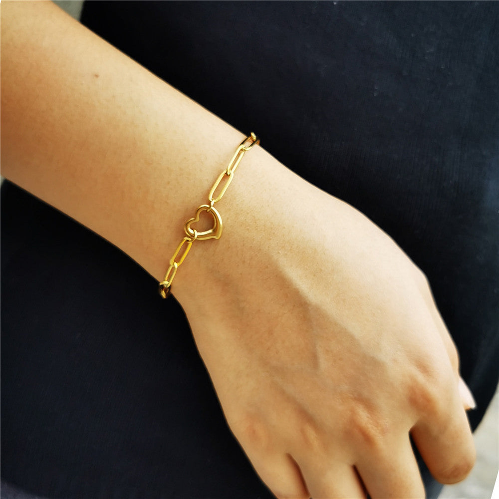 Planderful Jewelry Gold Paperclip Bracelet