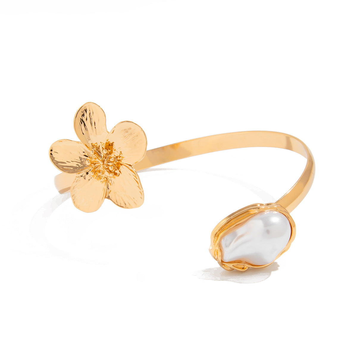 Planderful Vienna Verve Bracelet – Elegant Asymmetrical Design with Imitation Pearls