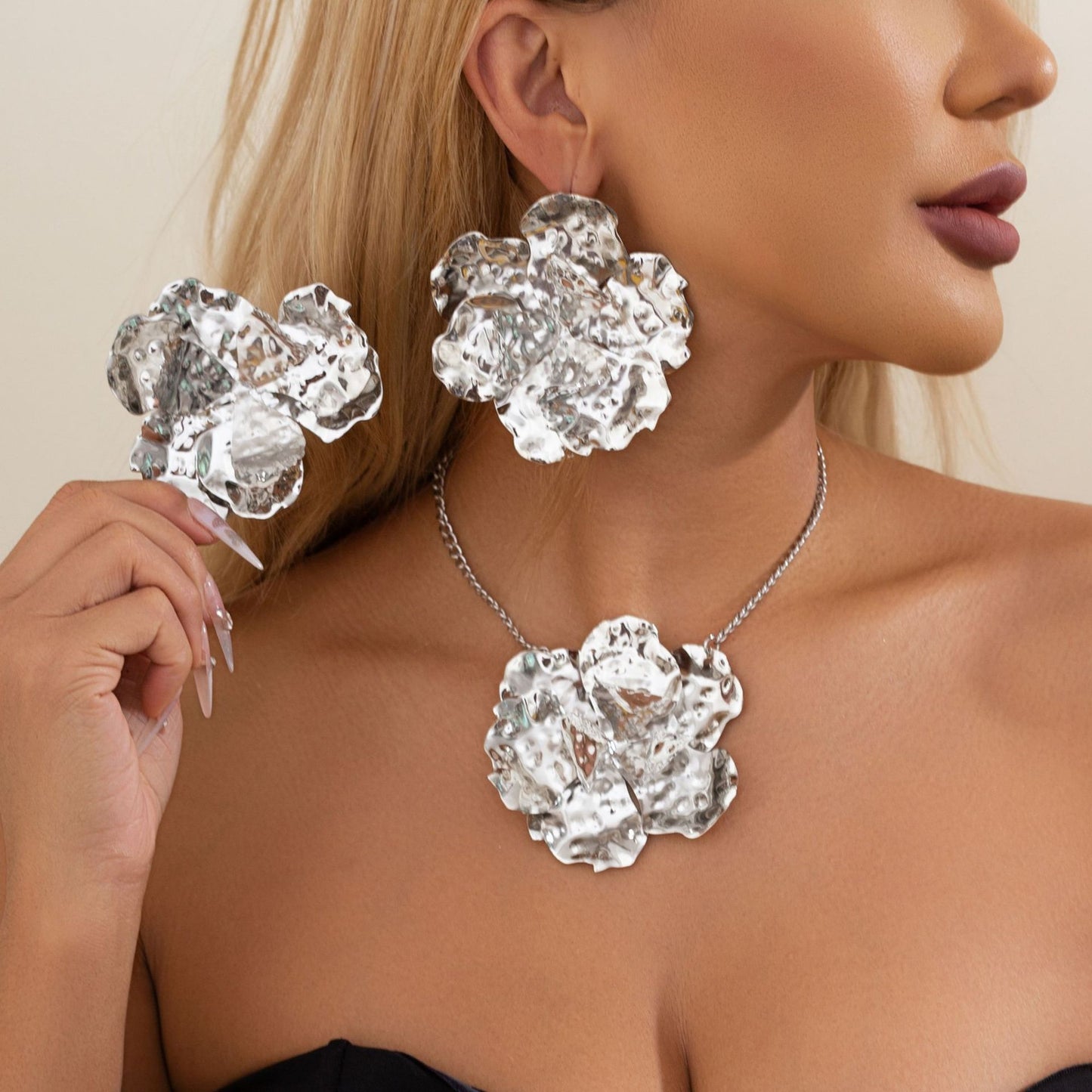 Planderful Vienna Verve Necklace and Earrings Set – Retro Irregular Pleated Design